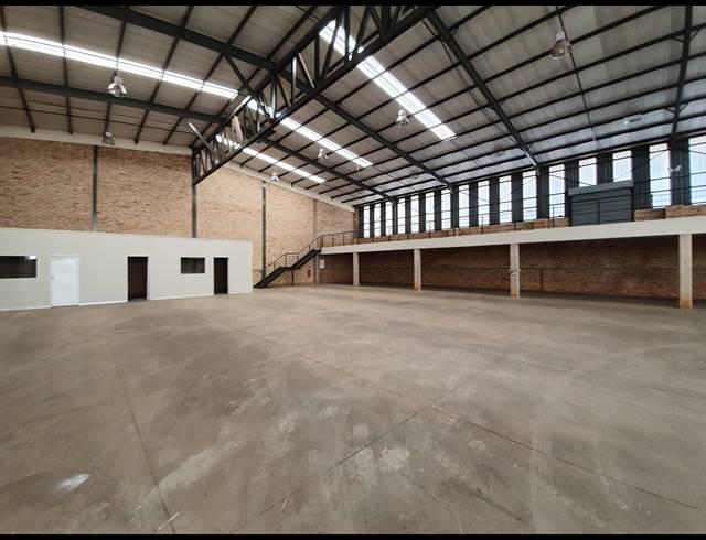 1,998M² WAREHOUSE TO LET IN AMALGAM